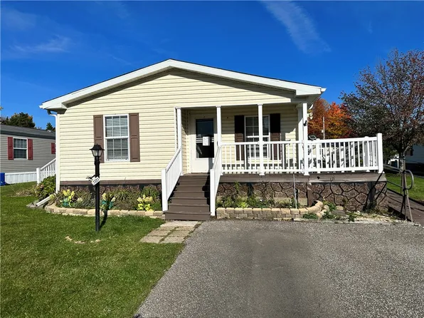 7321 Holly Dale Dr, Erie, PA 16509