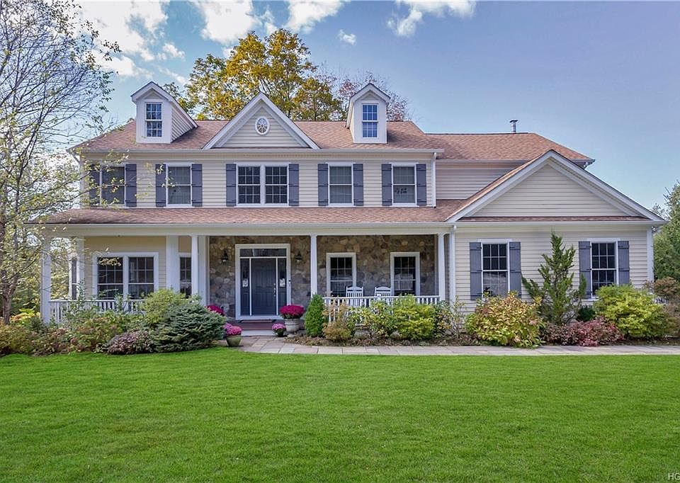1st image of 366 Palmer Ln