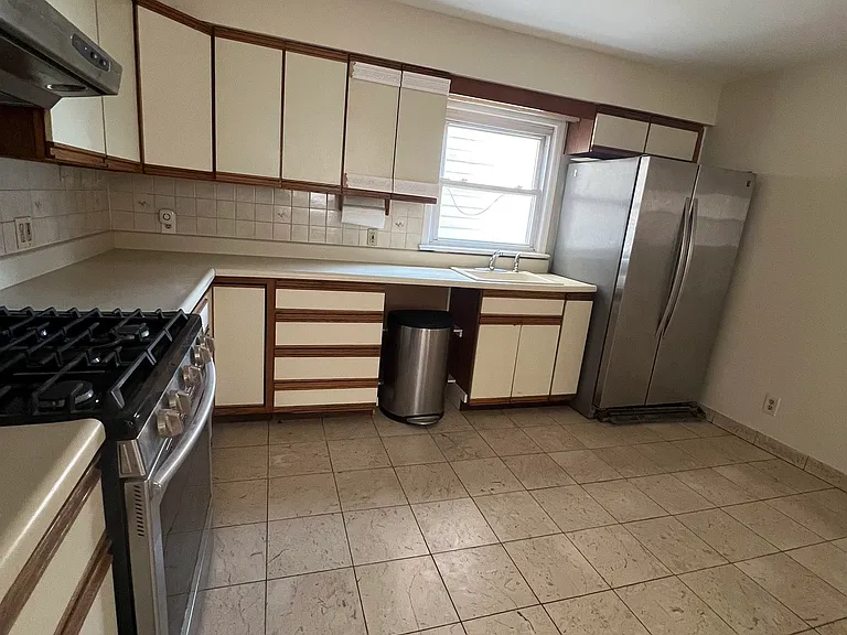 304 Columbia Ave #1 — Photo 6