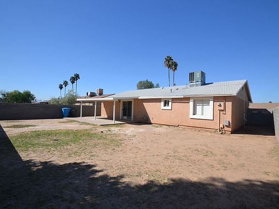 3rd image of 1813 N 66th Dr