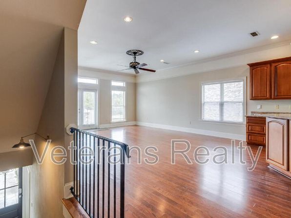 28 Oak Alley Ln