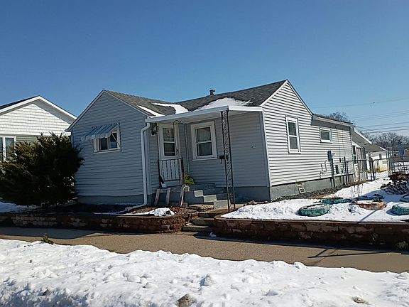 2nd image of 1922 Caledonia St