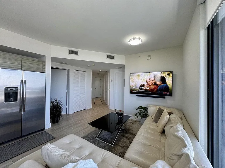 121 NE 34th St #1116 — Photo 33