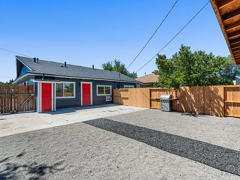 605 Winston Dr — Photo 11