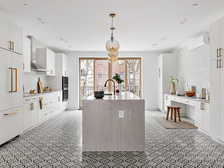 516 Lexington Ave #1 — Photo 3