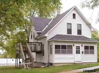 6102 S 18th St, Omaha, NE 68107