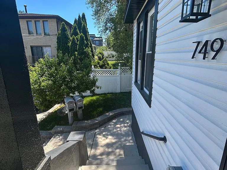 749 Florence Pl #2 — Photo 25