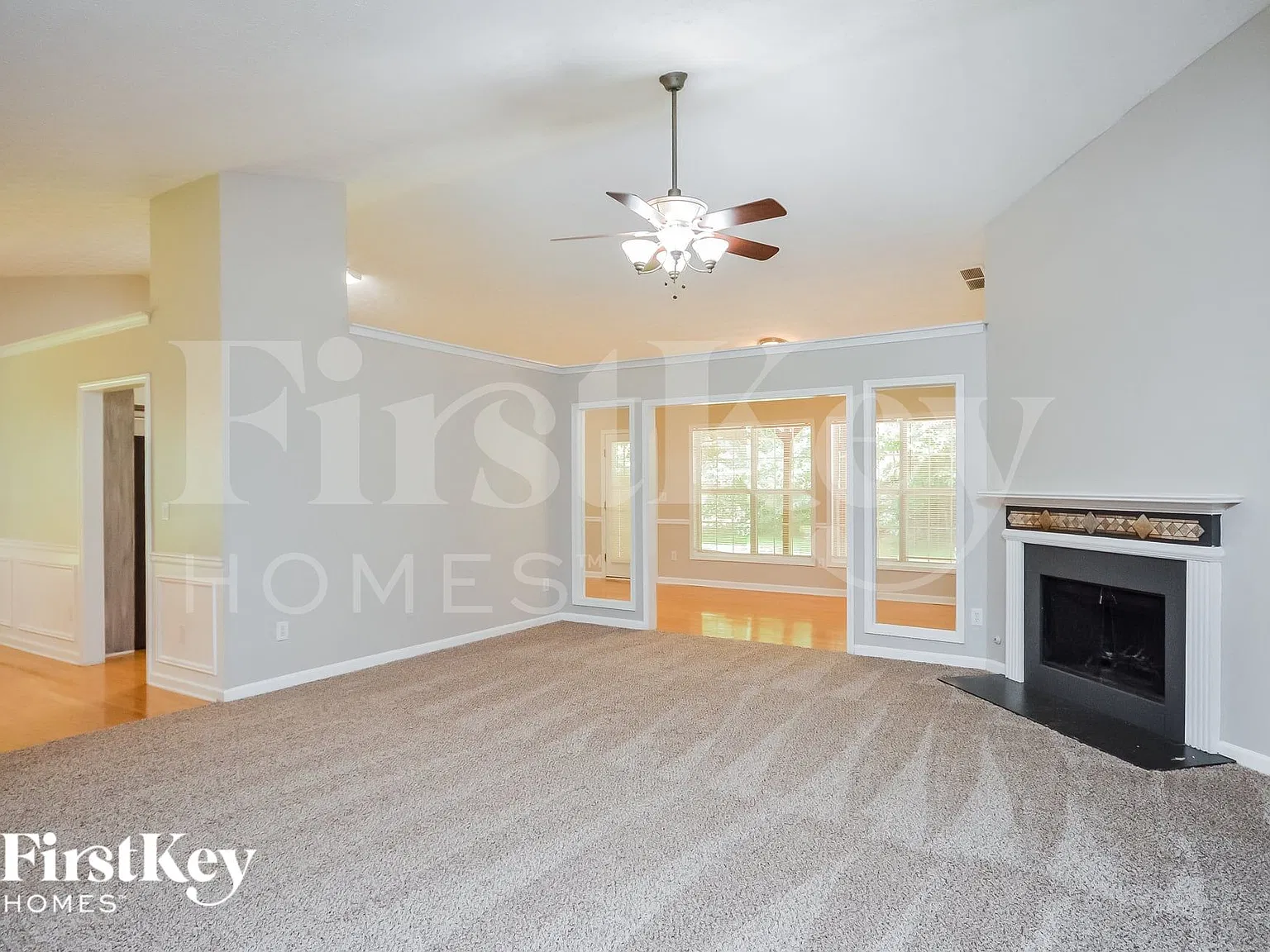 3 bed, 2.0 bath, 2366 sqft, $2,565 — Photo 2