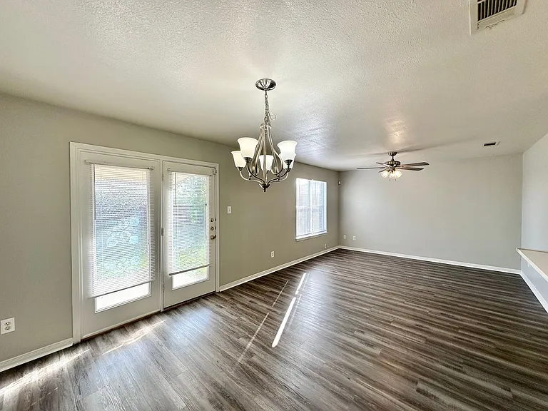 3709 Woodrow Dr — Photo 6