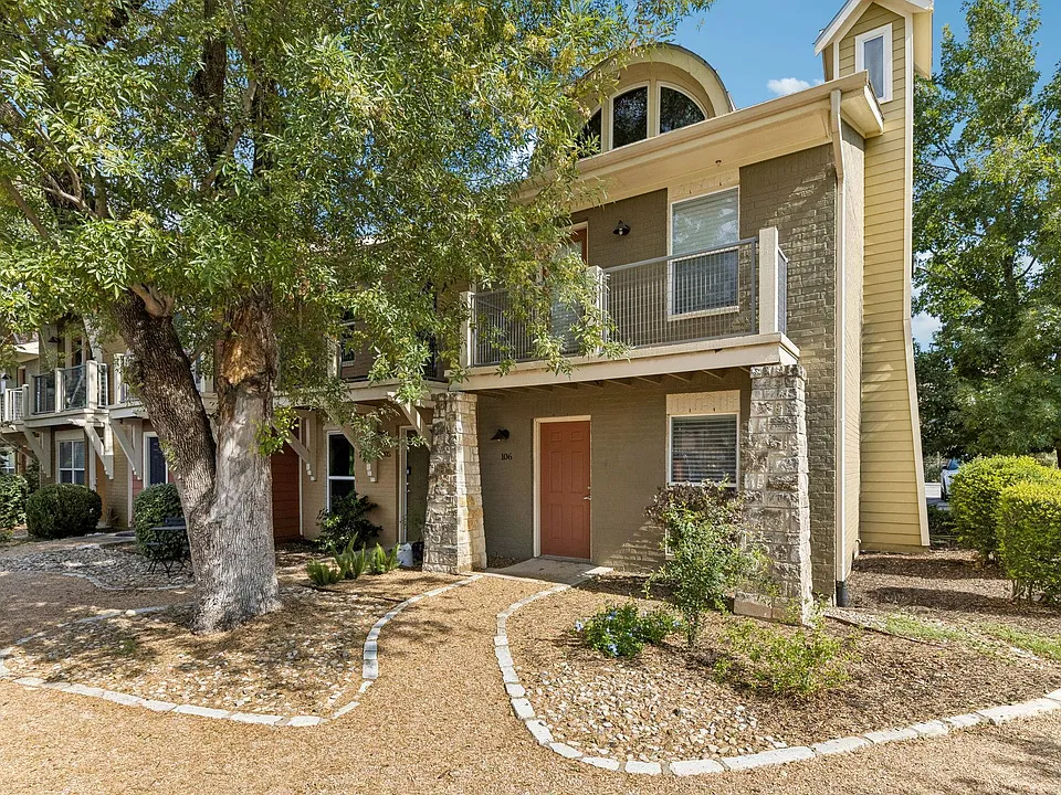 1101 Grove Blvd #106