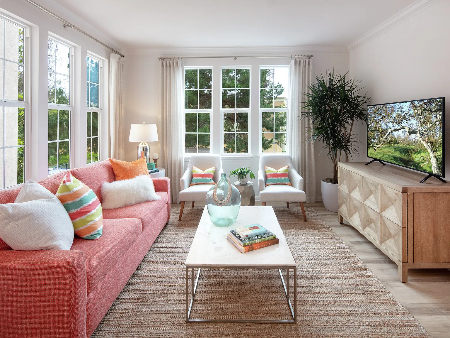 Anacapa Apartment Homes — Photo 4