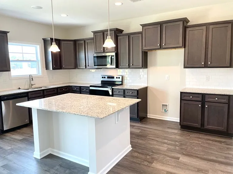 5 Spinney Ct — Photo 2