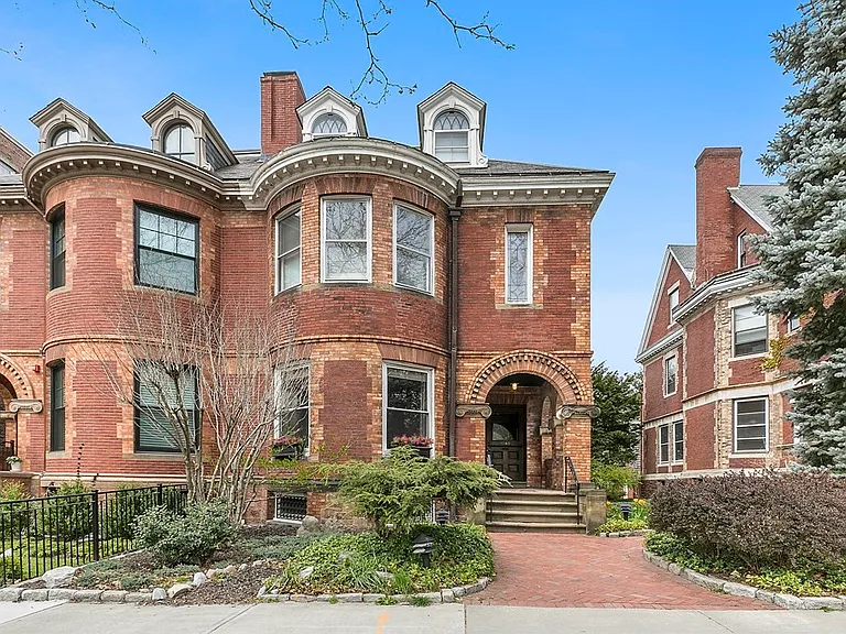 1760 Beacon St — Photo 18