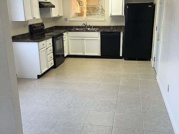 2nd image of 5801 Hazel Ave
