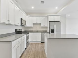 1580 River St #1CC5EF901, Hyde Park, MA 02136