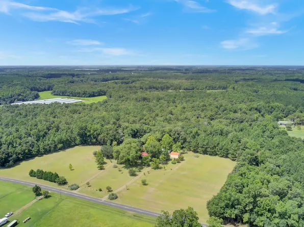 1882 Landsdowne Rd, Bowman, SC 29018