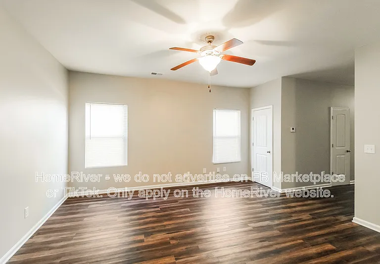 212 Daisy Cir — Photo 2