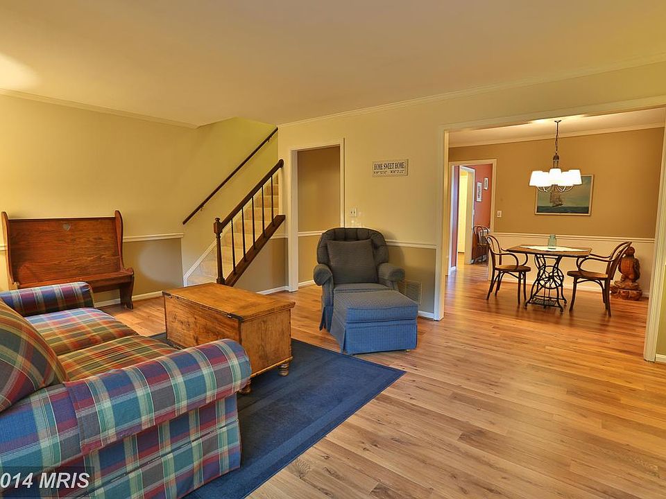 1st image of 814 Chesney Ln