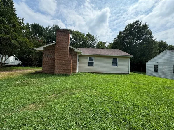 653 Clemson Cir, Winston Salem, NC 27107