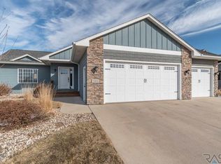 5004 E Tiger Lilly St, Sioux Falls, SD 57110