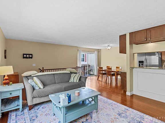 3rd image of 95 Sunnyside Dr