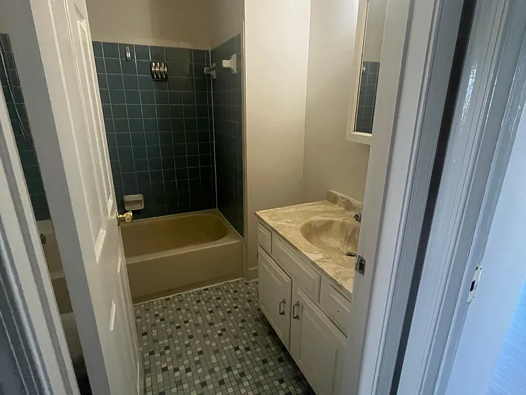309 Patricia Cir — Photo 11