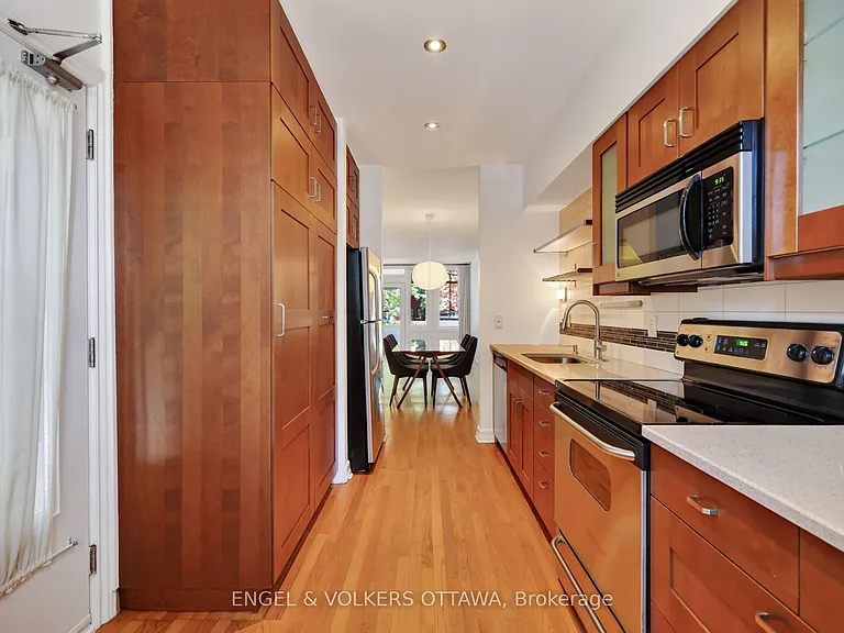 107 3rd Ave #A — Photo 4