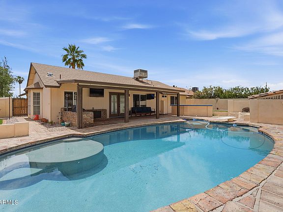 5th image of 1825 N APACHE Drive