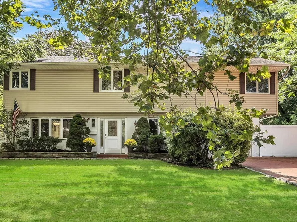 9 Wheatfield Lane, Commack, NY 11725