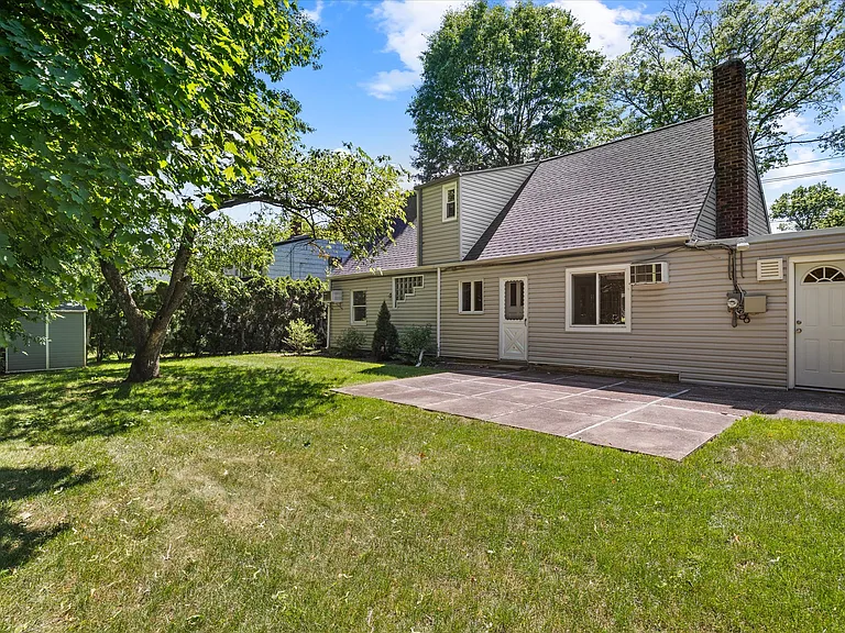 55 Warwick Rd — Photo 32