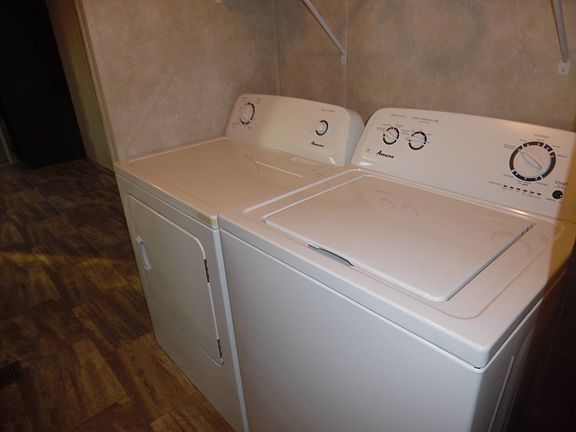 5th image of 1250 Paree St #435