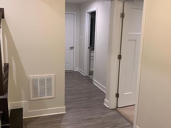 Entrance hallway/Foyer