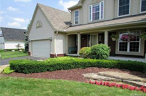 4th image of 255 Derby Ln