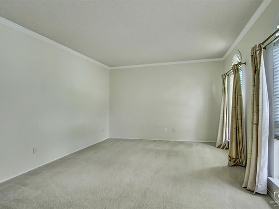 4th image of 10301 Max Ln