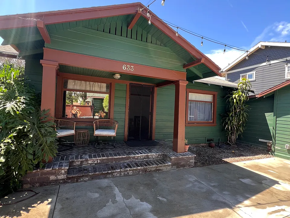 633 Molino Ave