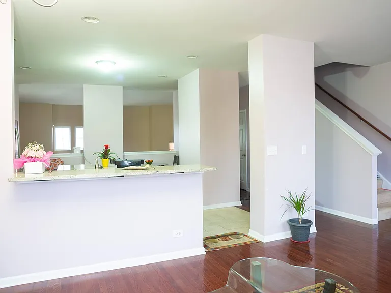506 Grosvenor Ln — Photo 10