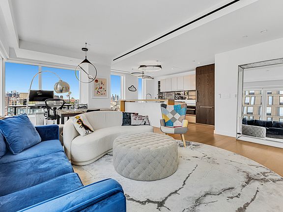 3rd image of 202 Broome St #11A