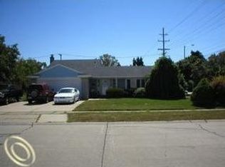 37263 Myrna St, Livonia, MI 48154