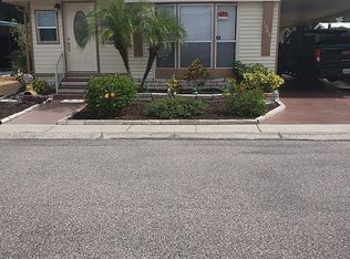 1066 Flamingo Ln, Tarpon Springs, FL 34689
