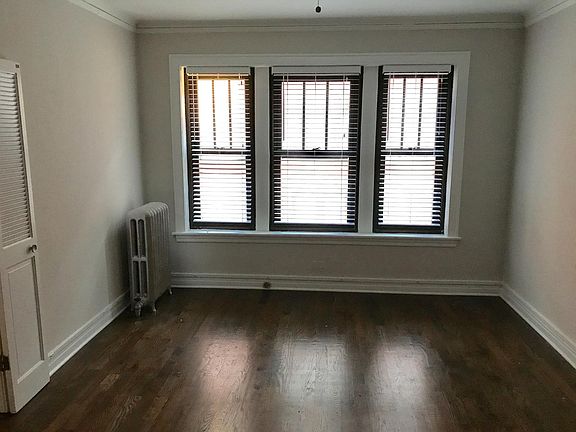 3rd image of 5414 S Dorchester Ave #223