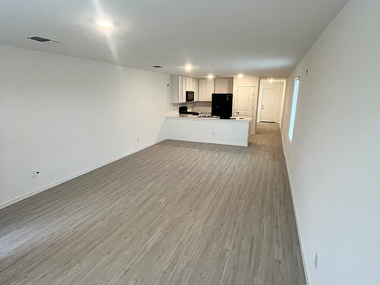 1305 Salton Ln — Photo 13