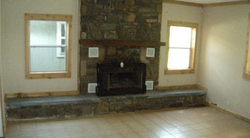 5th image of 77 Dogwood St