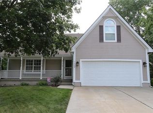 1108 SE Country Ln, Lees Summit, MO 64081