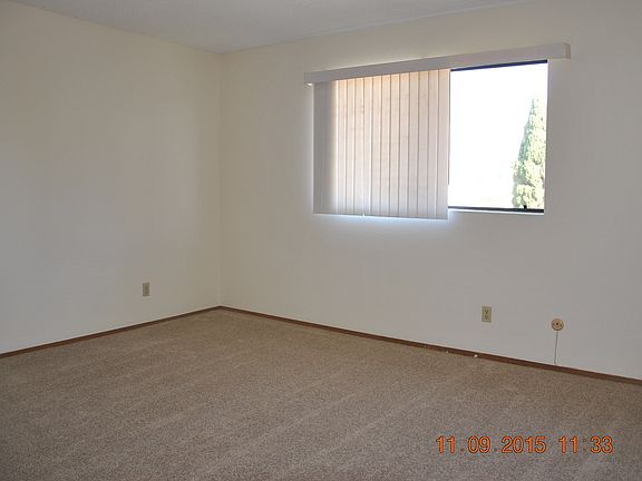 3rd image of 616 Oaklawn Ave APT 6