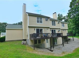 35 Cornfield Point #35, Woodstock, CT 06281