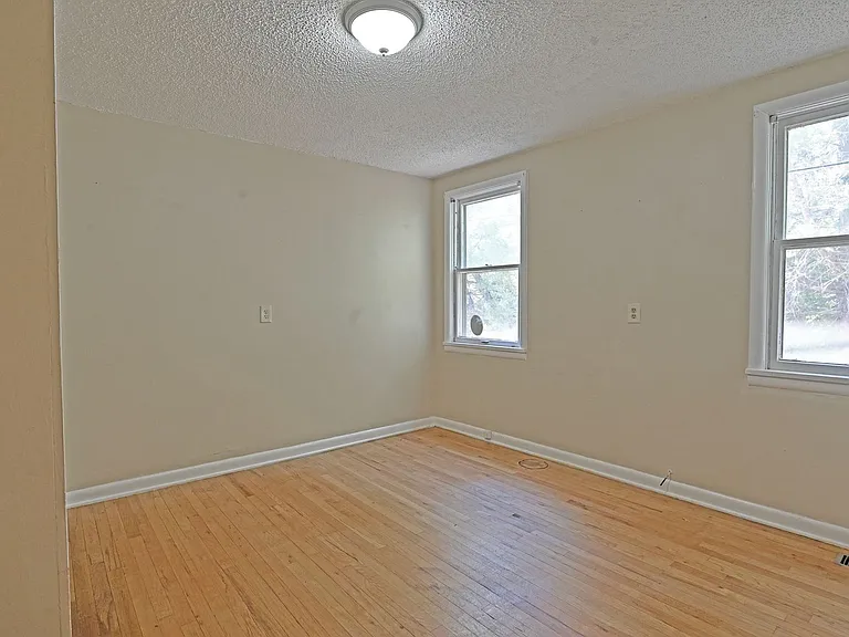 555 Wyoming Ave — Photo 9