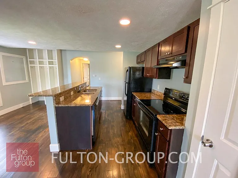 840 Michigan St NE — Photo 8