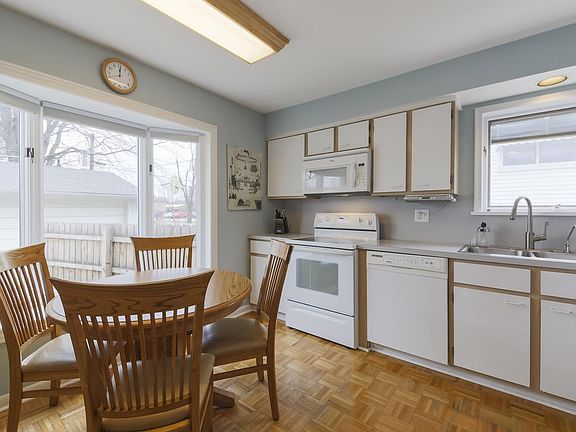 2nd image of 32446 Maryland St