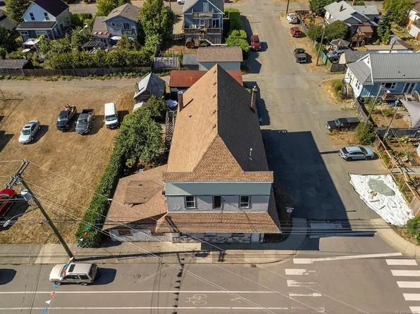 2780 Dunsmuir Ave, Cumberland, BC V0R 1S0