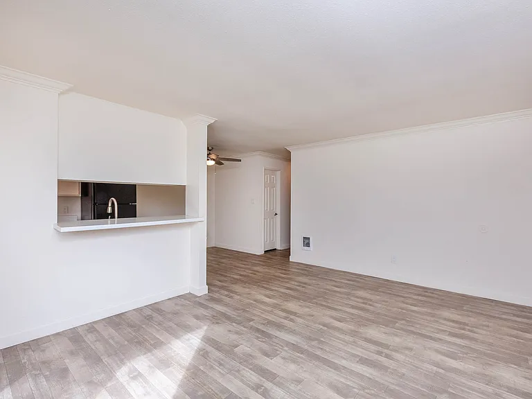 Elan Quail Pointe Apartment Homes — Photo 9